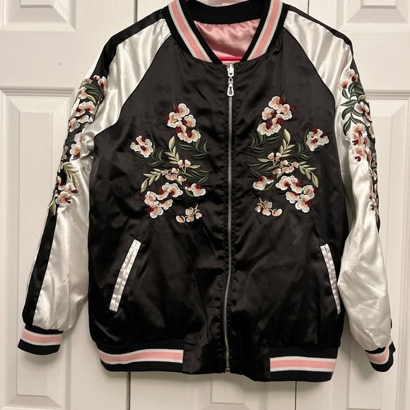 Floral Embroidered Black and White Bomber Jacket small reversible - Picture 3 of 7